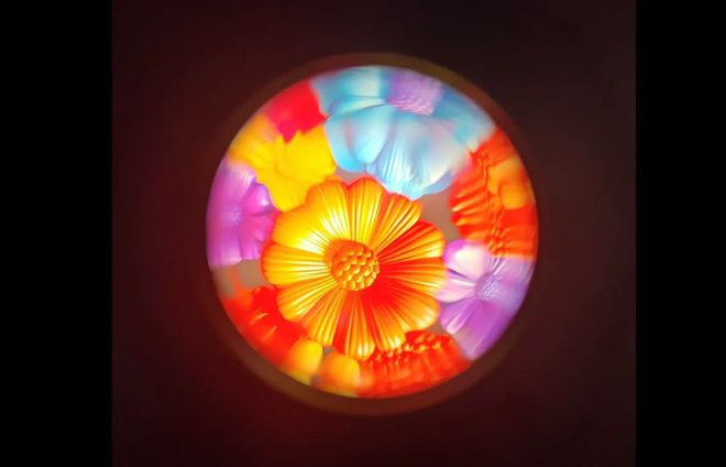 VR設(shè)備【元宇宙】三星展現(xiàn)用于假造理想的 OLED 手藝像素密度達(dá) 5000PP(圖2)